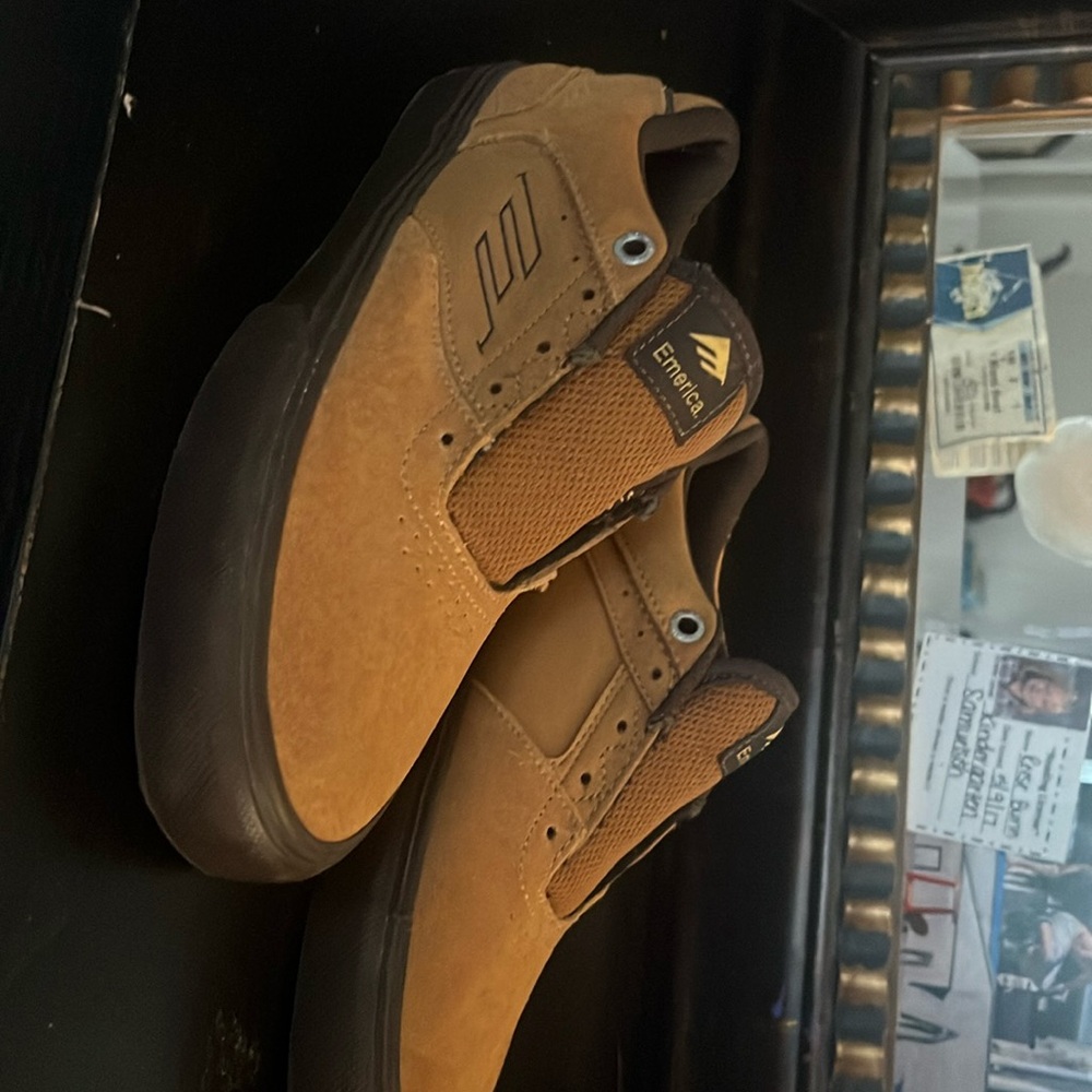 Emerica Low Vulc Youth size 4 NEW